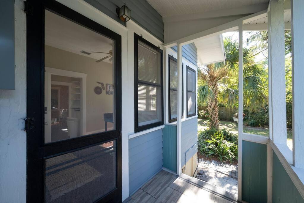 Historic & Cozy By Downtown Holiday home