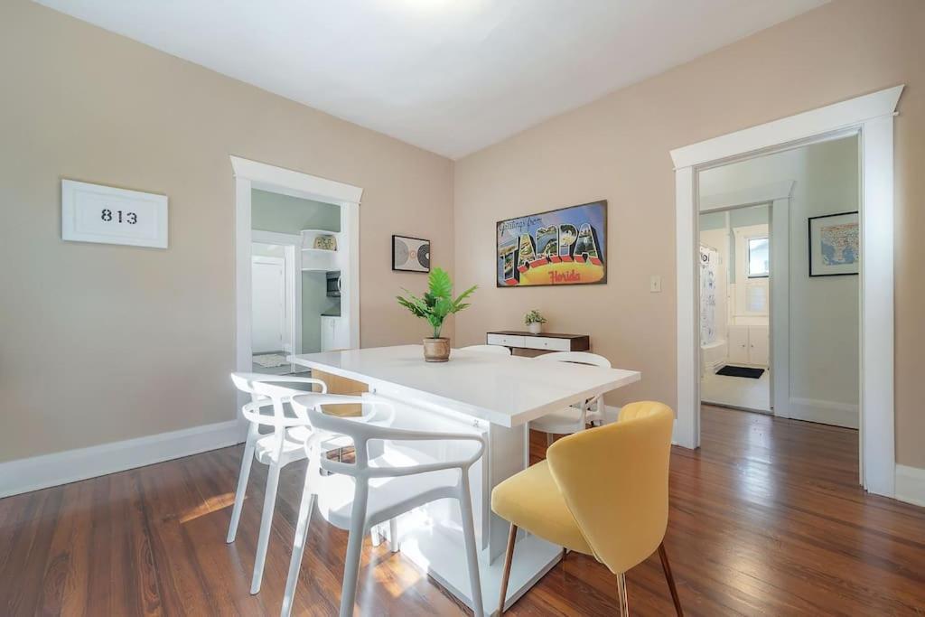 Historic & Cozy By Downtown Holiday home