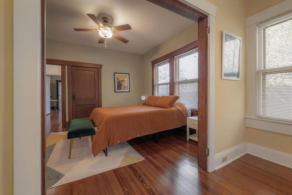 Holiday home Historic & Cozy By Downtown *